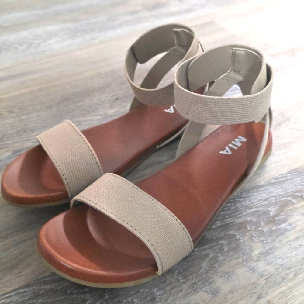 MIA Women's Ember Sandals In Stone Size 8 New In Box